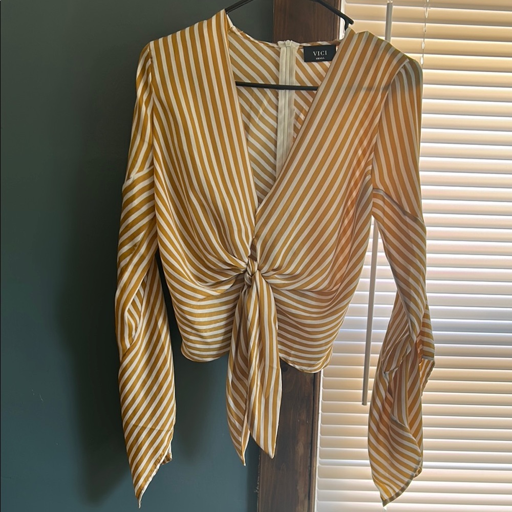 Vici Women's Yellow Striped Top